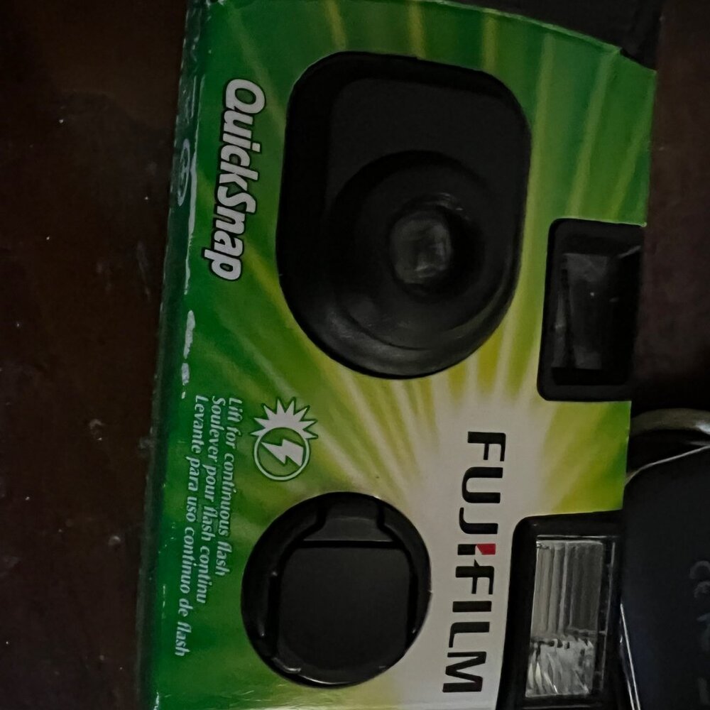 FUJI QUICK SNAP CAMERA